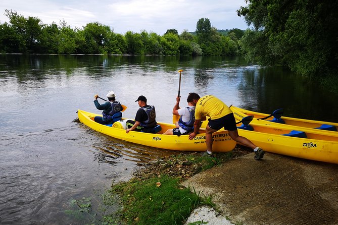 Canoe Butterfly - Choosing between a one-hour paddle and a five-hour outing