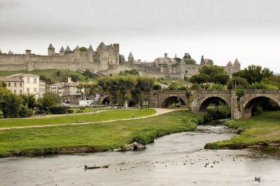 Carcassonne: Private Guided Tour of the Medieval Fortress - The three-hour option and Château Comtal
