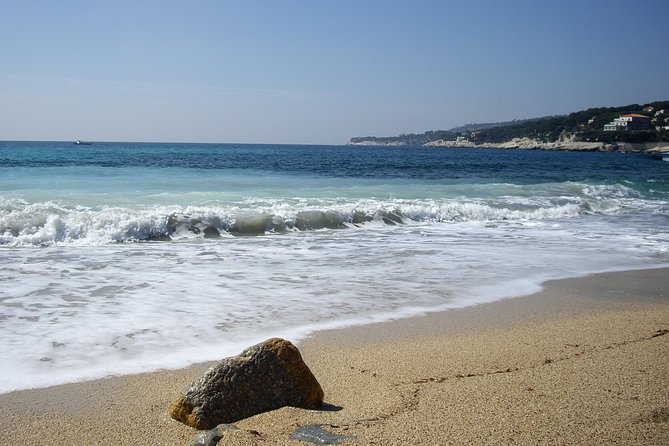 Cassis Half-Day Trip from Aix-en-Provence - The eight-seat minivan makes the morning easier
