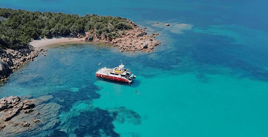 Catamaran cruise to the Lavezzi Islands - A full day built around the sea