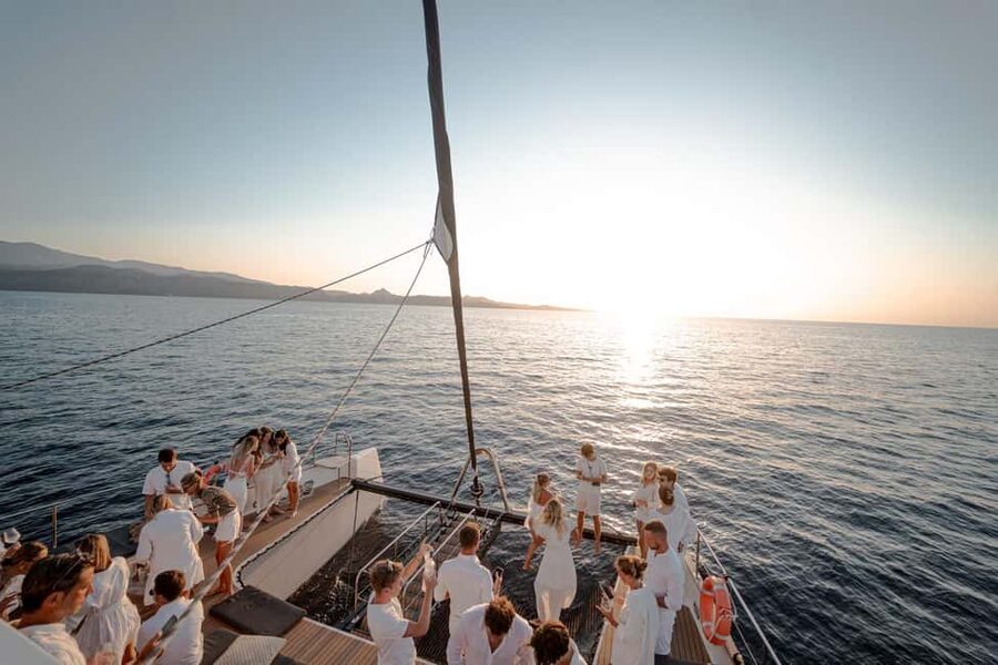 Catamaran half-day excursion - How the experience works for families and groups