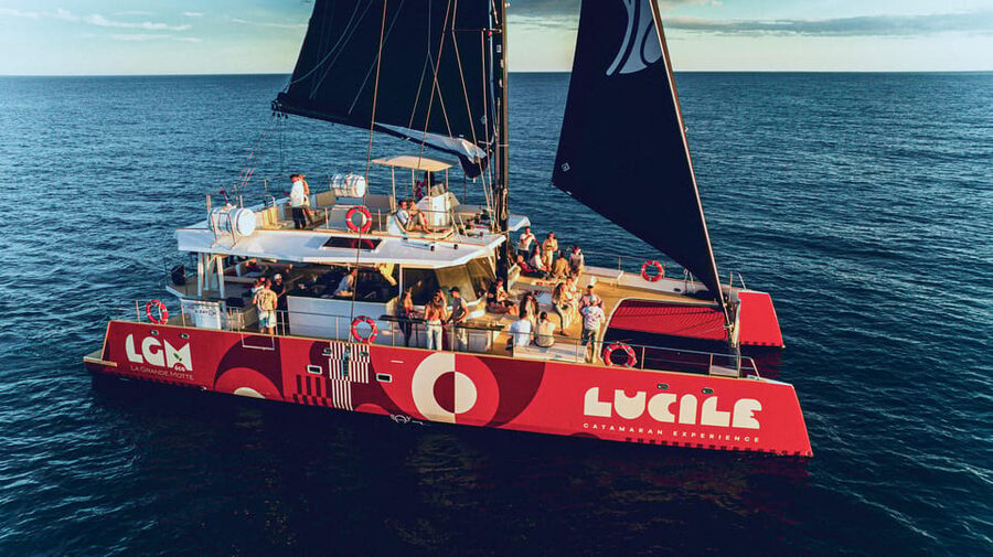 Catamaran Lucile | La Grande Motte Guided tours of the ports - The route toward Port Camargue