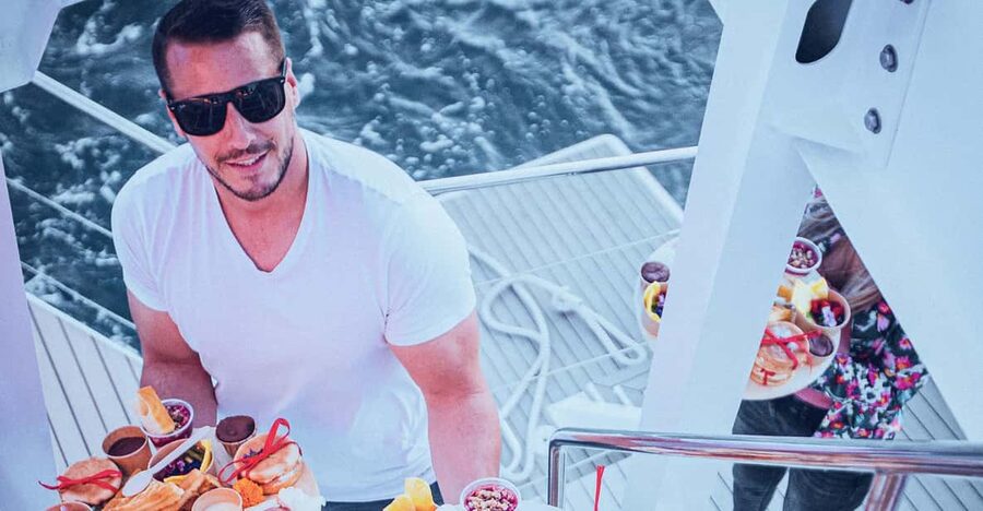 Catamaran Lucile | Sunday brunch - A Sunday morning on the Aigues-Mortes bay