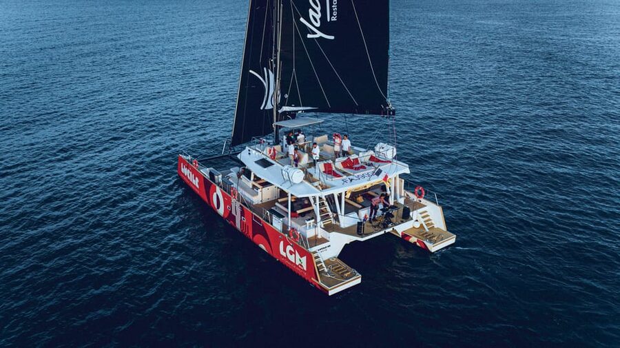 Catamaran Lucile | Sunday brunch - Swimming in the Mediterranean