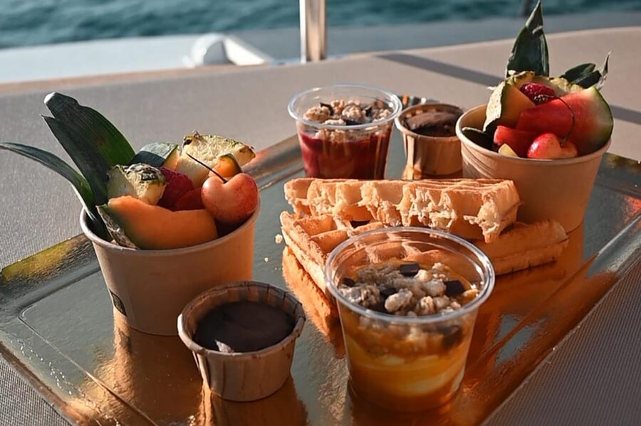 Catamaran Lucile | Sunday brunch - Sailing between Grau du Roi and Port-Camargue