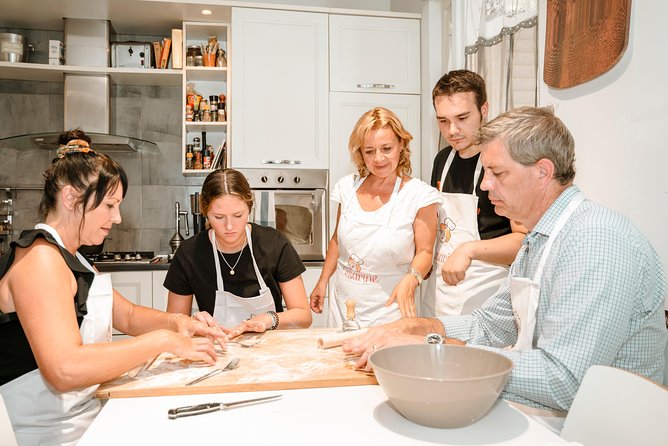 Cesarine: Small group Pasta and Tiramisu class in Montepulciano - Making tiramisu the Italian way