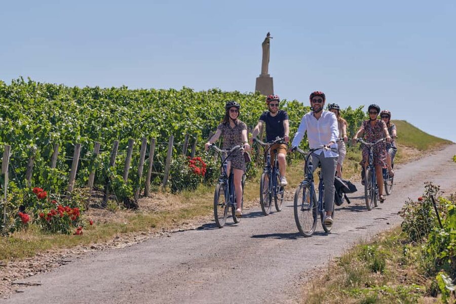 Champagne: E-Bike Champagne Day Tour with Tastings and Lunch - Returning to Le Clos Corbier for cellar time