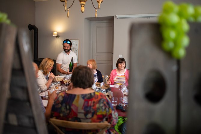 Champagne Tasting Class and Lunch near Epernay - Why the small group changes the experience