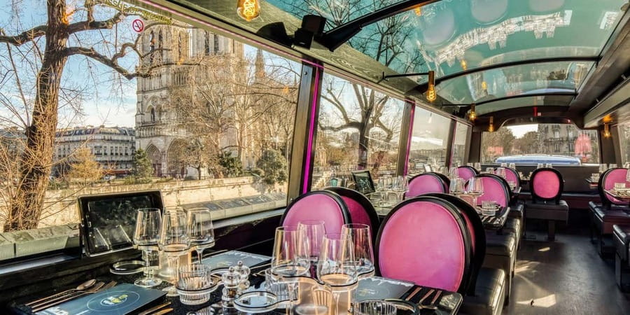 Champs Elysées Bus Toqué Lunch w/ a Glass of Champagne - How the atmosphere affects the experience