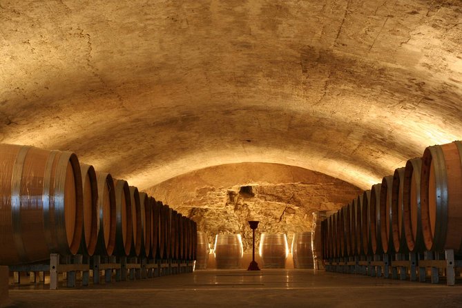 Châteauneuf du Pape Wine Day Tasting Tour including Lunch from Avignon - Three tastings, three different perspectives