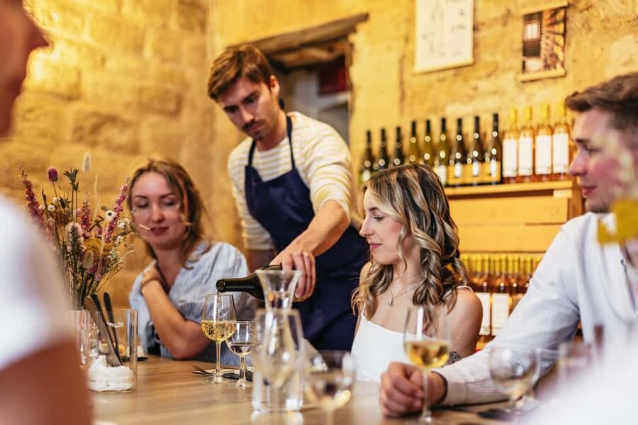 Cheese & Wine Tasting in Montmartre with Local Cheesemonger - How the two-hour tasting unfolds