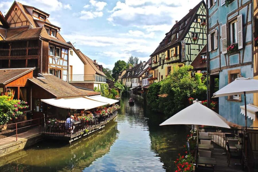 Colmar: Express Walk with a Local in 60 minutes - Food, cafes, bars, and wine advice