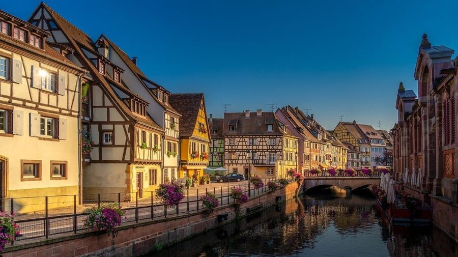 Colmar: Private Guided Walking Tour of the City Center - Colmar’s old center in two focused hours