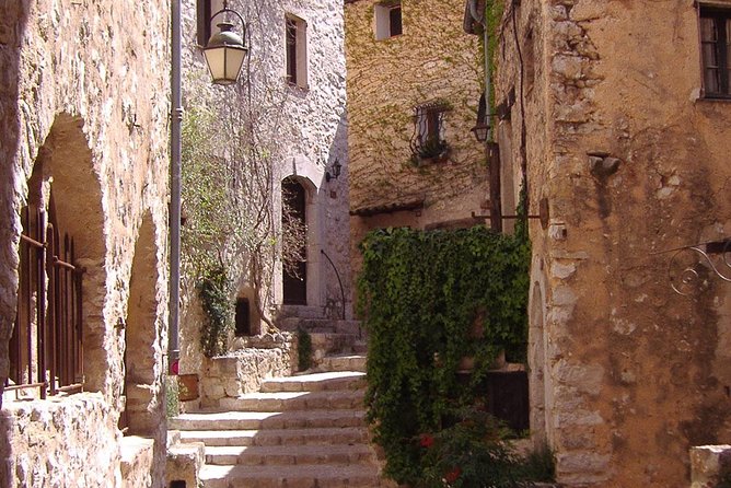 Countryside Tour - Grasse and the perfume stop