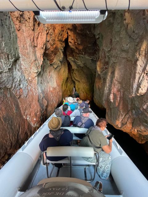 Croisière Calanques de Piana - Baignade bateau 12 places - Entering the Calanques de Piana