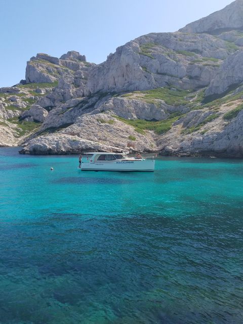 Cruise, Coffee and Swimming in the Calanques of Frioul - A quiet morning out of Marseille’s Old Port