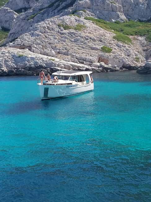 Cruise, Coffee and Swimming in the Calanques of Frioul - What the quiet hybrid boats add
