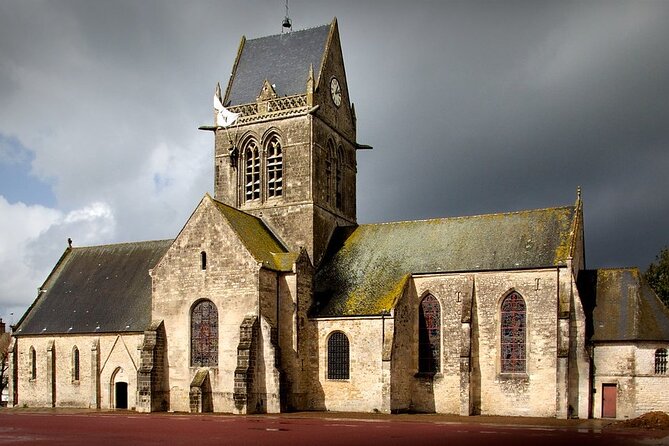 DDay American Beaches and US Airborne Full Day Tour from Bayeux - The guide makes the difference