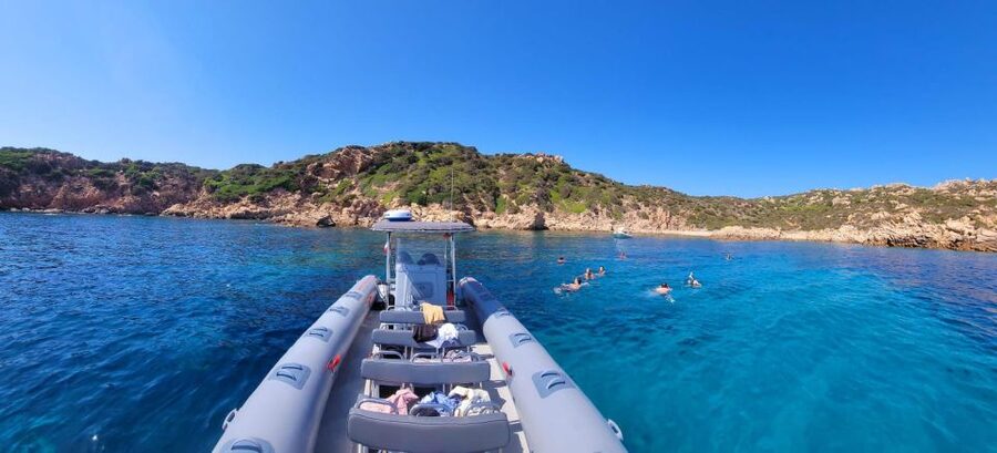De Bonifacio : Visite guidée de l'extrême sud et des Lavezzi - The swim and snorkeling stop