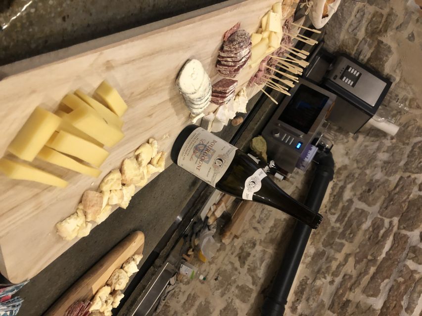 Dijon: Cheese and Burgundy Wine Tasting Workshop - The opening: Burgundy explained without a lecture