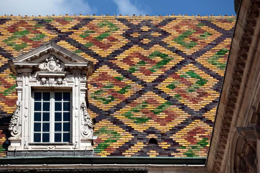Dijon: Express Walk with a Local in 60 minutes - Local food, cafés, and bars