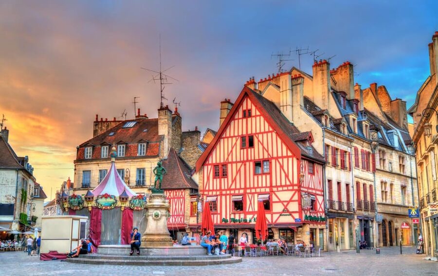 Dijon: Express Walk with a Local in 60 minutes - Best place in your Dijon itinerary