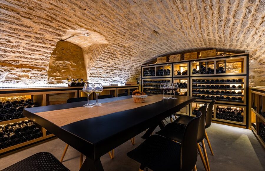 Dijon: La Cave du Palais Burgundy Wine Tasting Experience - Six wines, from regional bottles to Grand Cru