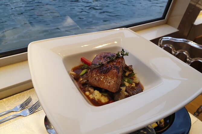 Dinner Cruise Prestige Check-out from the Eiffel Tower - Who will enjoy this cruise most?