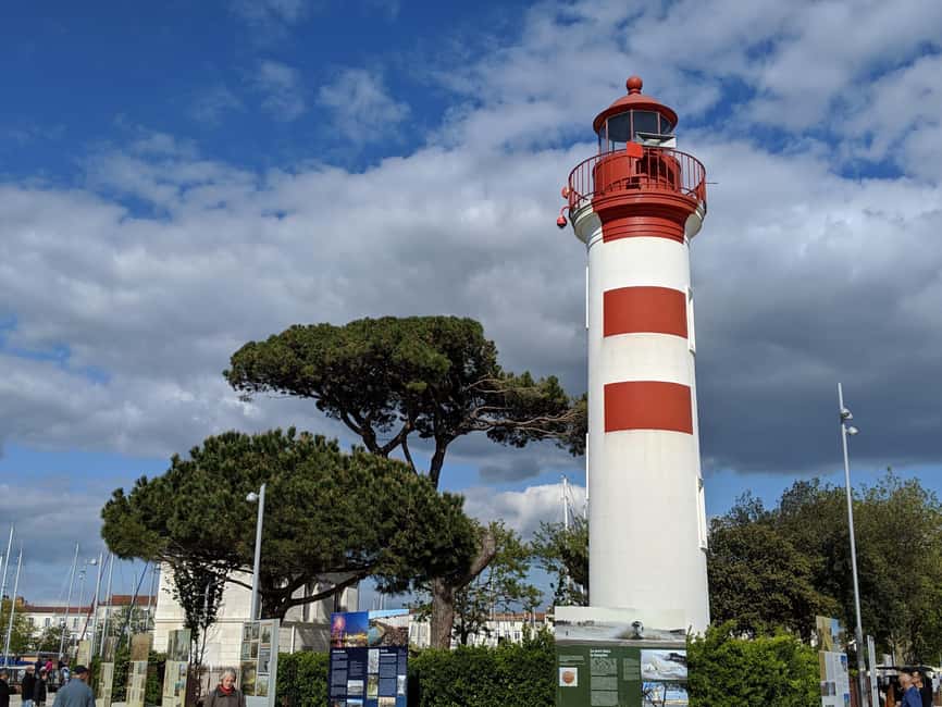 Discovery Walking Tour of La Rochelle - Hotel de Ville and the story of civic La Rochelle