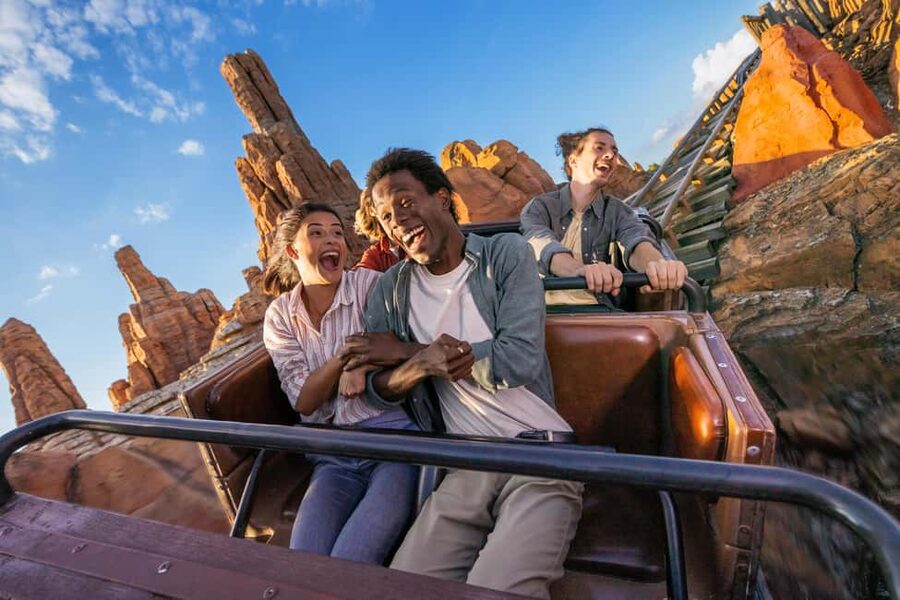 Disneyland® Paris 1-Day Ticket - Characters, parades, and the evening castle show