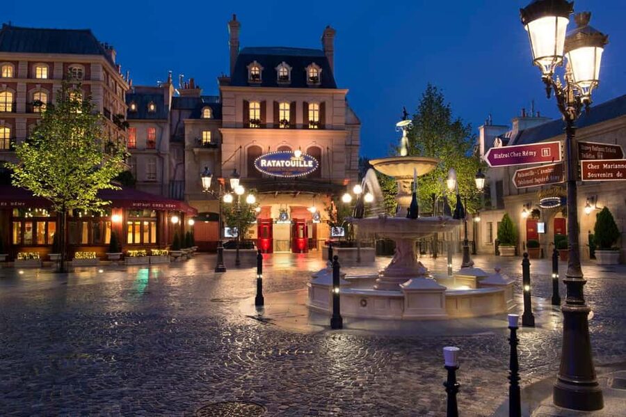 Disneyland® Paris Tickets for Train and Parks - The evening show is worth planning around