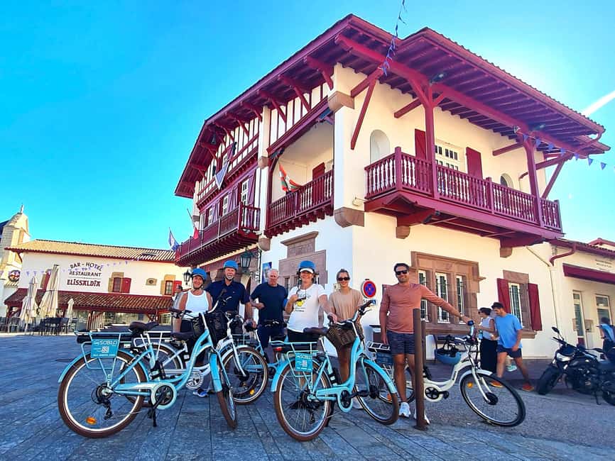 E-bike Guided Tour Biarritz & small villages - Arriving in Biarritz by cycle path