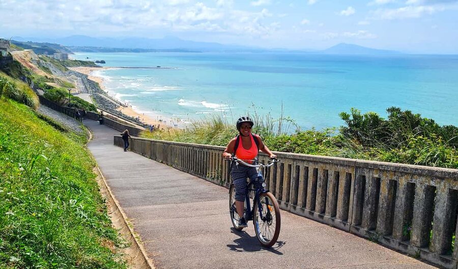 E-bike Guided Tour Biarritz & small villages - Starting near Bidart and learning the bike