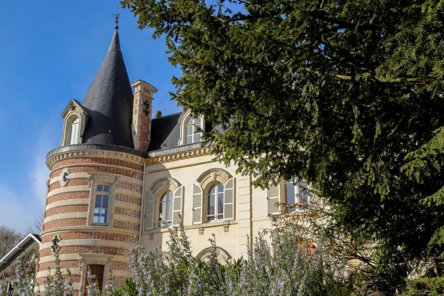 Epernay: Winery and Cellar Tour with Champagne Tasting - A family Champagne house near Epernay
