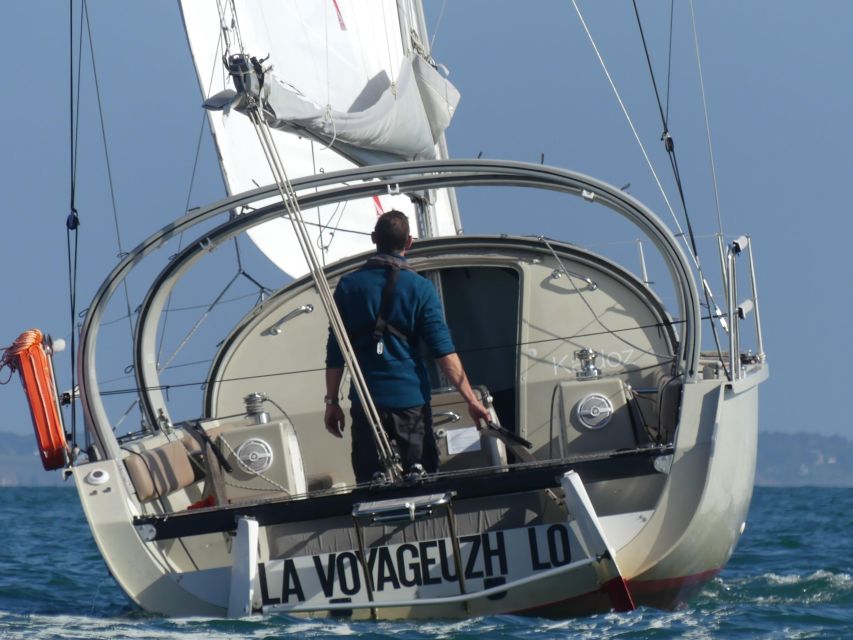 Evening aperitif cruise at the entrance of Morbihan's Gulf - The best pause: an aperitif at anchor