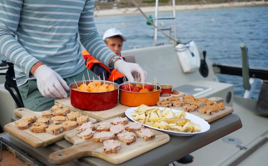 Evening aperitif cruise at the entrance of Morbihan's Gulf - Who should book this Morbihan cruise?