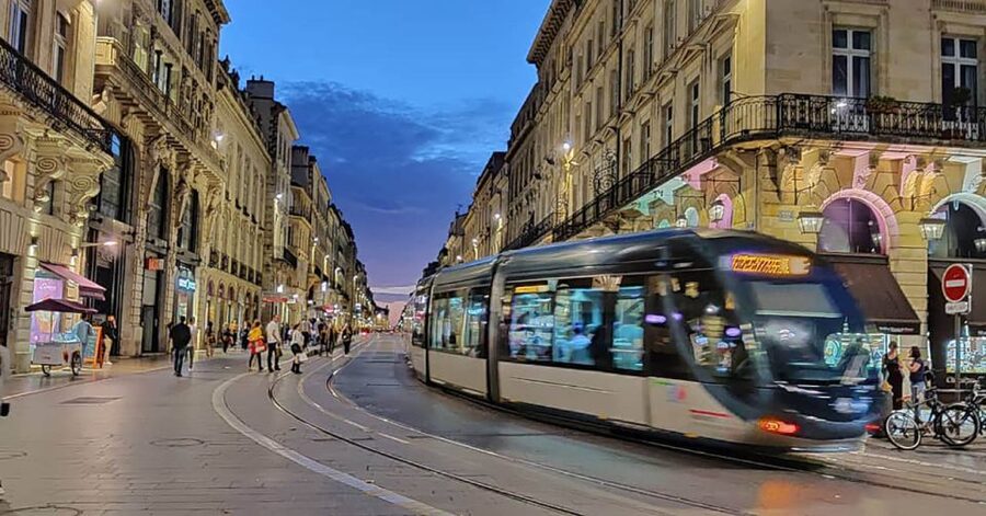 Exclusive! Bordeaux: Nighttime Highlights Walking Tour - Medieval gates and traces of the former walls