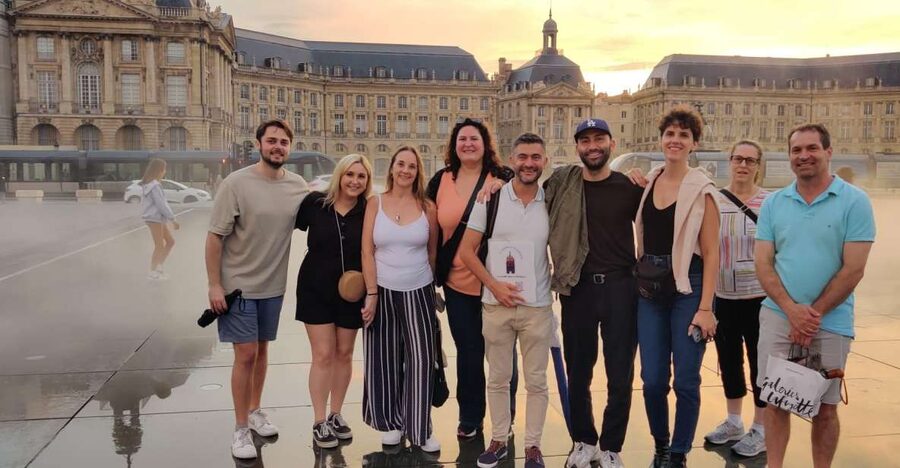 Exclusive! Bordeaux: Nighttime Highlights Walking Tour - Starting at the fountain in the central square