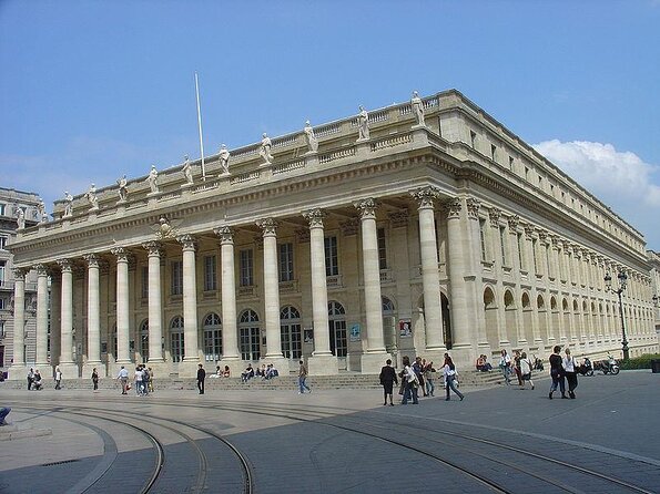 Exclusive ! Discover Vibrant Bordeaux at Night :Night Tour! - Key points to know before you book