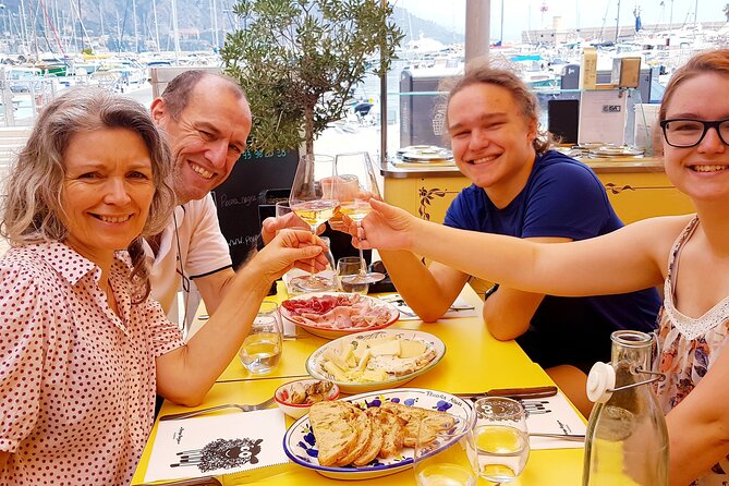 Exclusive Food Tour in Menton - 3 hours - small groups - Lemon tart and orange cake on Rue Saint-Michel