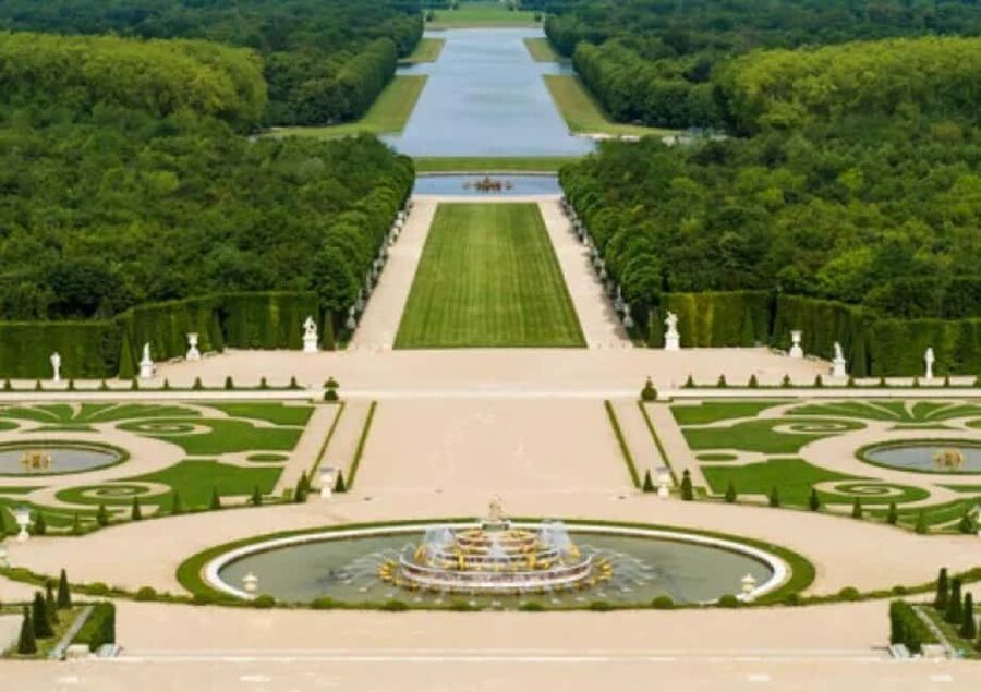 Excursion from Paris to Versailles Palace by Tootbus - Finding the Coach at 11 Rue Auber or 23 Boulevard des Capucines