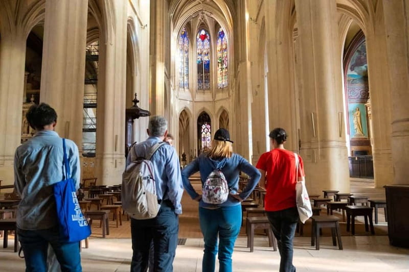 Explore the Marais: Culture, History & Hidden Gems of Paris - Hôtel de Ville and the modern Marais