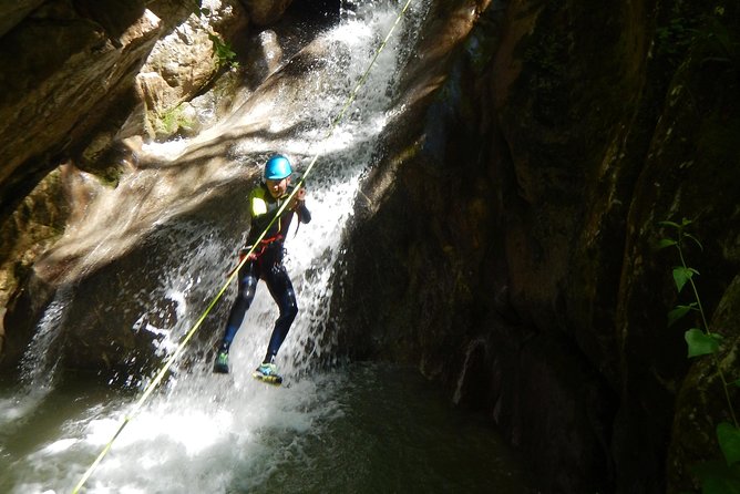 First canyoning in Grenoble in the Vercors - Guides who make the difference