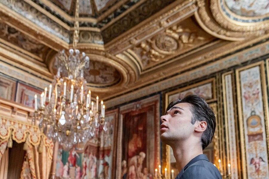 Fontainebleau & Vaux-le-Vicomte Châteaux Day Tour from Paris - The Vaux-le-Vicomte gardens need a plan