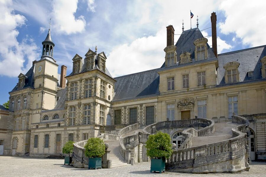 Fontainebleau & Vaux-le-Vicomte Châteaux Day Tour from Paris - Time, walking, food, and the return to Paris