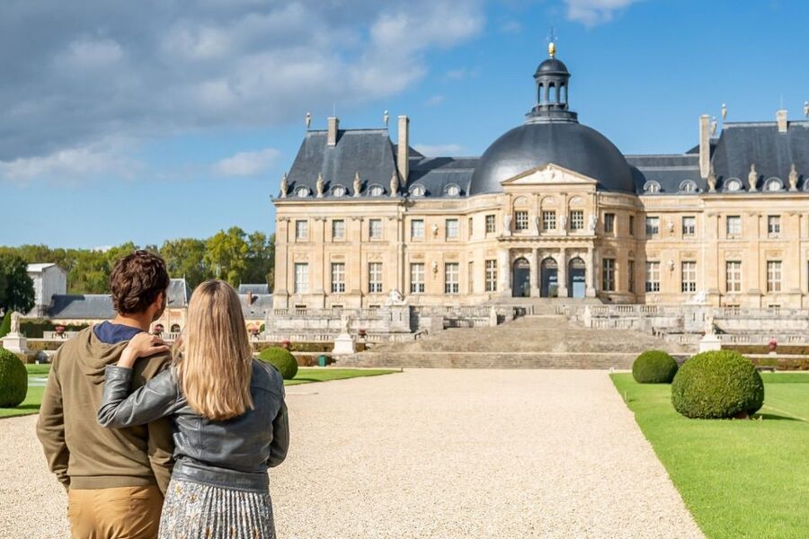 Fontainebleau & Vaux-le-Vicomte Châteaux Day Tour from Paris - The 9:15 departure from Paris