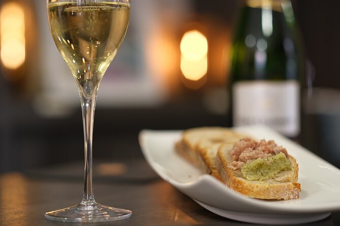 Food & Champagne Experience from Epernay (Private tour) - Lunch in Monthelon: regional, social, and not luxurious
