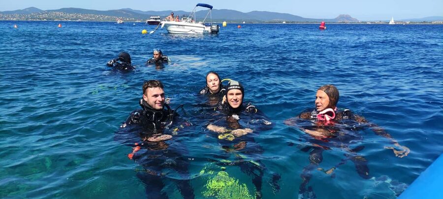 Fréjus: Diving Experience in Port-Fréjus with an Instructor - Snorkeling gives you more time in the water