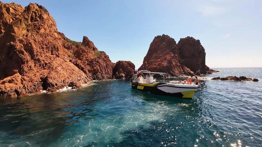 Fréjus: Sea and Creeks Boat Tour with Snorkeling and Drinks - Key points to know before booking