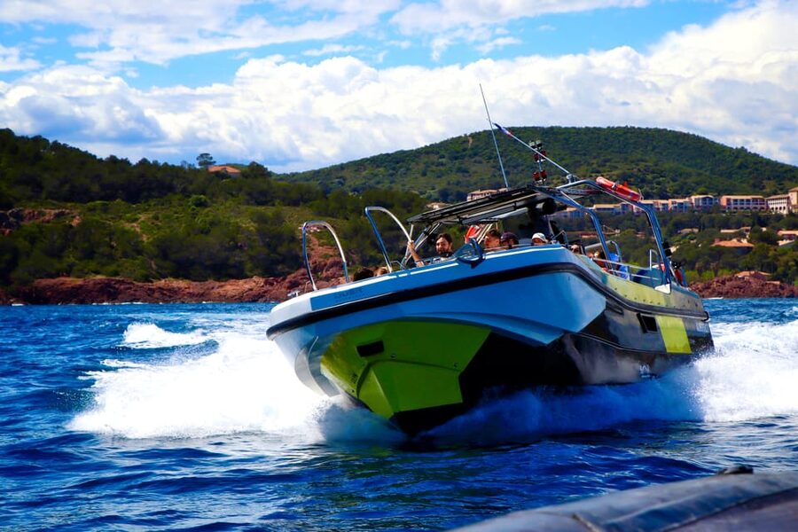 Fréjus: Sea and Creeks Boat Tour with Snorkeling and Drinks - Drinks, music, and the quick ride home
